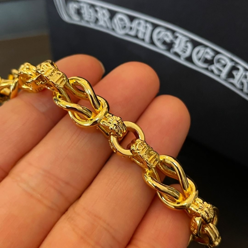 Ch*0me He**ts necklaces